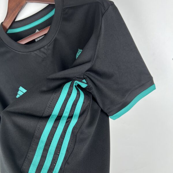 Camisa Retrô II Real Madrid 2017/2018 - Imagem 2